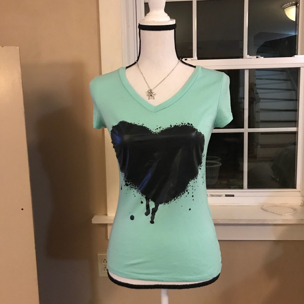 {Material Girl} EUC• Heart Detail Top